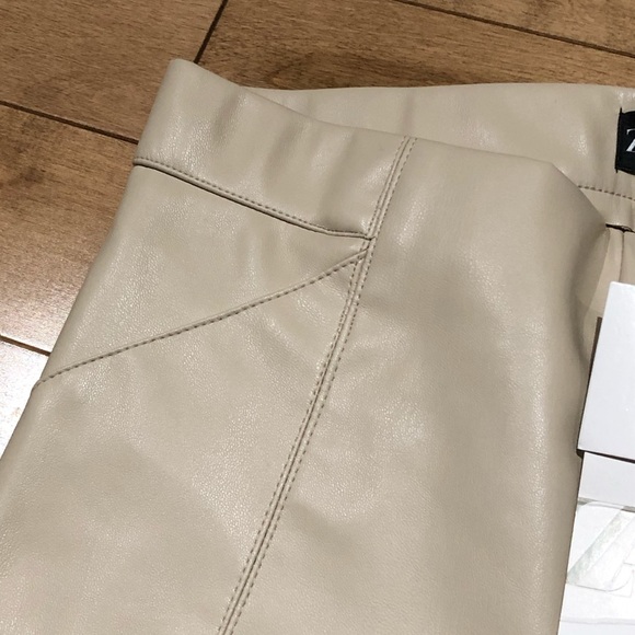 NWT Zara cream faux leather leggings - medium - Picture 9 of 14